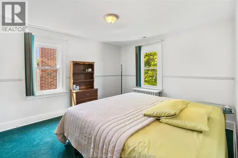 2226 Gladstone Avenue Windsor ON N8W 2N7