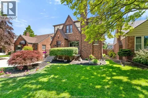 2226 Gladstone Avenue Windsor ON N8W 2N7