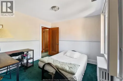 2226 Gladstone Avenue Windsor ON N8W 2N7