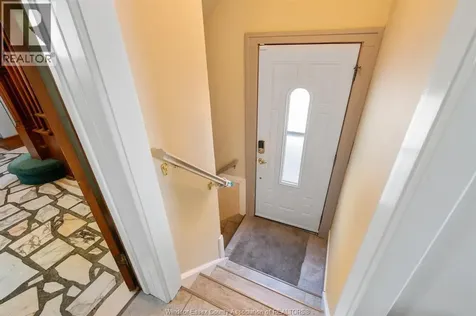 2226 Gladstone Avenue Windsor ON N8W 2N7