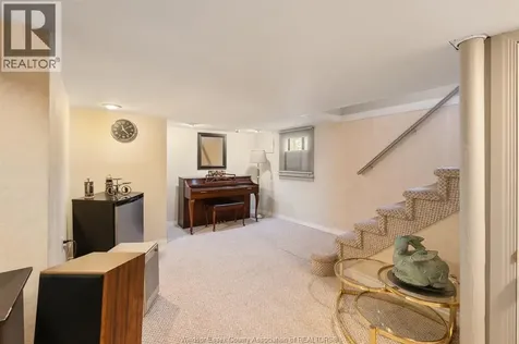 2226 Gladstone Avenue Windsor ON N8W 2N7