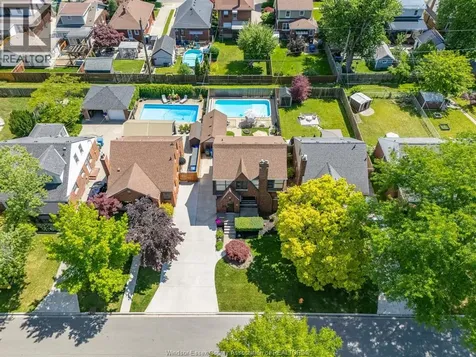 2226 Gladstone Avenue Windsor ON N8W 2N7