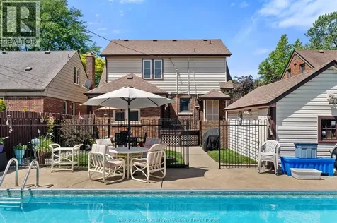 2226 Gladstone Avenue Windsor ON N8W 2N7