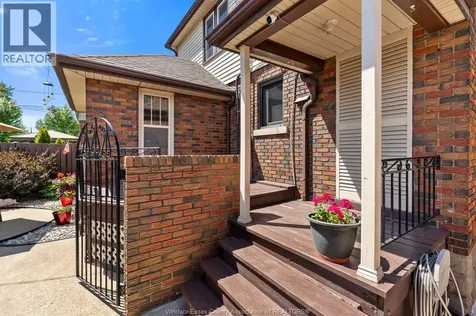 2226 Gladstone Avenue Windsor ON N8W 2N7