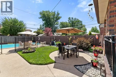 2226 Gladstone Avenue Windsor ON N8W 2N7