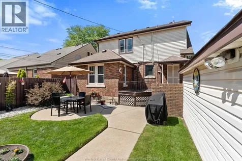 2226 Gladstone Avenue Windsor ON N8W 2N7