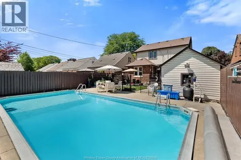 2226 Gladstone Avenue Windsor ON N8W 2N7