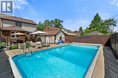 2226 Gladstone Avenue Windsor ON N8W 2N7