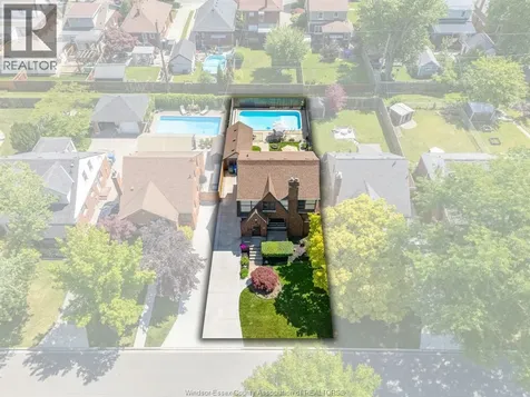 2226 Gladstone Avenue Windsor ON N8W 2N7