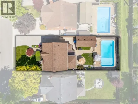 2226 Gladstone Avenue Windsor ON N8W 2N7