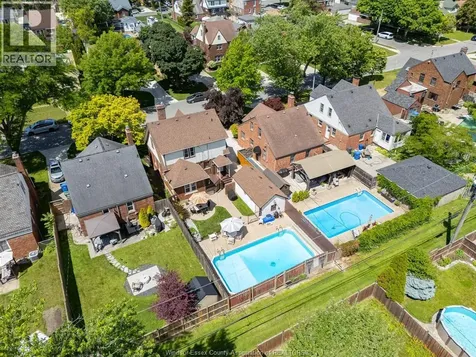 2226 Gladstone Avenue Windsor ON N8W 2N7