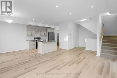 155 Equestrian Way West Cambridge ON N3E 0E8