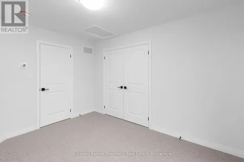 155 Equestrian Way West Cambridge ON N3E 0E8