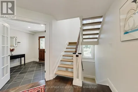 113 Fieldcrest Court Blue Mountains ON N0H 2P0