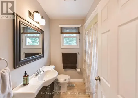 44 Charles Road Orillia ON L3V 3H4