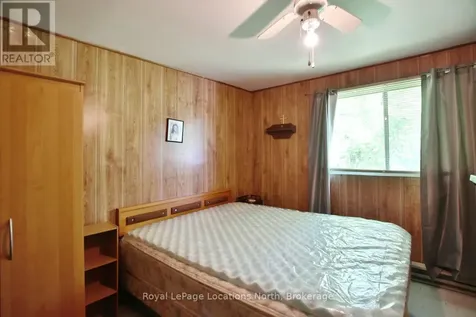 20 Marilyn Avenue North Wasaga Beach ON L9Z 2X8