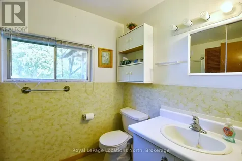 20 Marilyn Avenue North Wasaga Beach ON L9Z 2X8