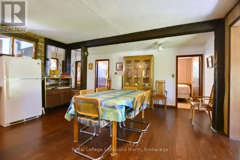 20 Marilyn Avenue North Wasaga Beach ON L9Z 2X8