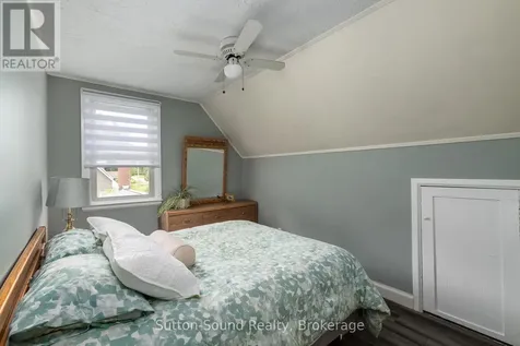 864 16th Street West Georgian Bluffs ON N4K 6V5