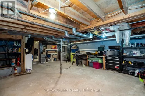 864 16th Street West Georgian Bluffs ON N4K 6V5