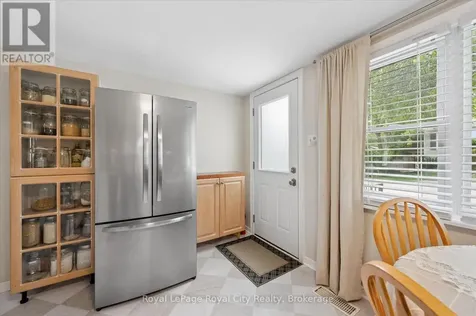 10 Macville Avenue Kitchener ON N2K 1T1