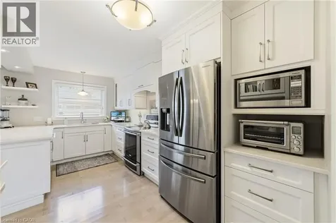 680 Lomond Crescent Burlington ON L7L 2P1