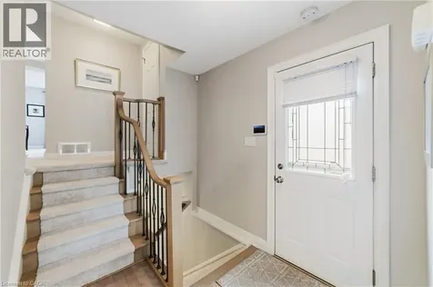 680 Lomond Crescent Burlington ON L7L 2P1