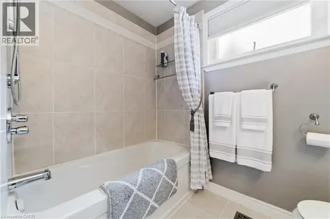 680 Lomond Crescent Burlington ON L7L 2P1