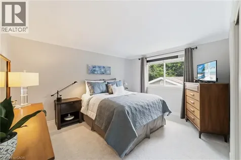 680 Lomond Crescent Burlington ON L7L 2P1