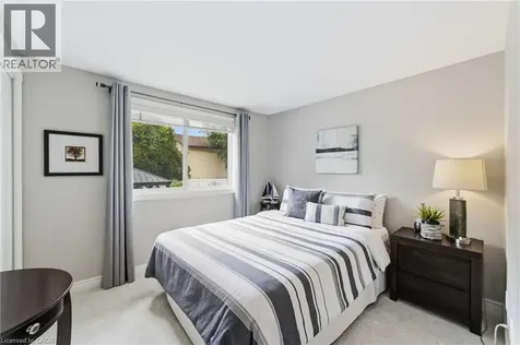 680 Lomond Crescent Burlington ON L7L 2P1