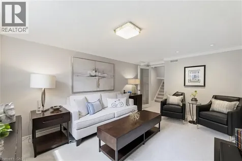 680 Lomond Crescent Burlington ON L7L 2P1