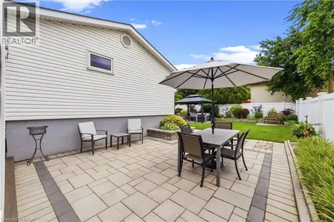 680 Lomond Crescent Burlington ON L7L 2P1
