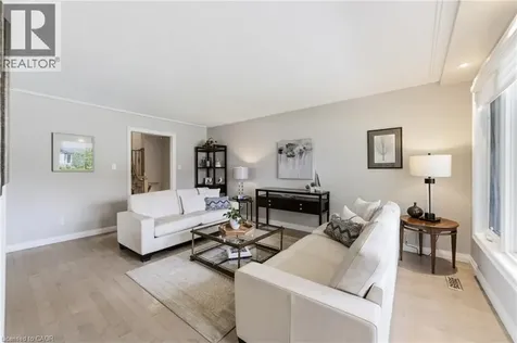 680 Lomond Crescent Burlington ON L7L 2P1