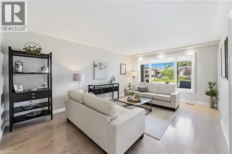 680 Lomond Crescent Burlington ON L7L 2P1