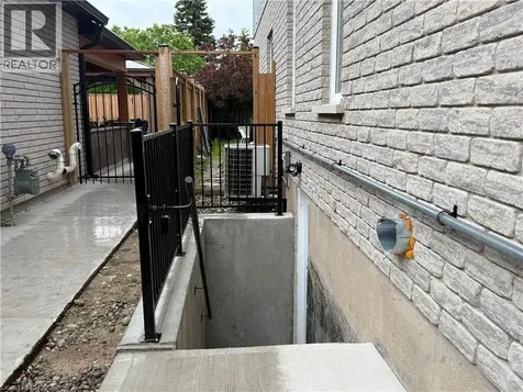 4 Waterside Drive Hamilton ON L8E 5T9