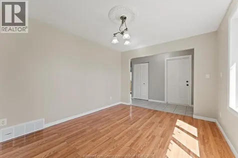 9347 Tamarack Street Windsor ON N8R 1Y7