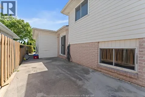 9347 Tamarack Street Windsor ON N8R 1Y7