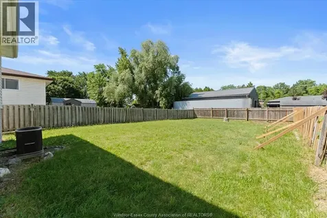 9347 Tamarack Street Windsor ON N8R 1Y7