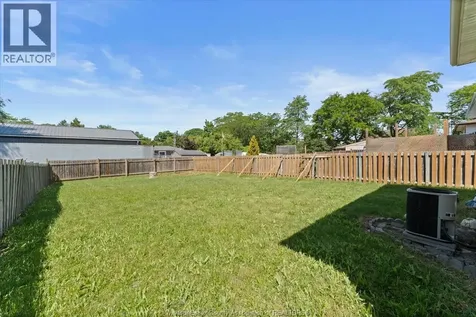 9347 Tamarack Street Windsor ON N8R 1Y7