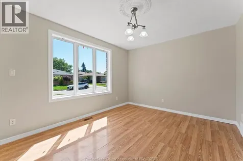 9347 Tamarack Street Windsor ON N8R 1Y7