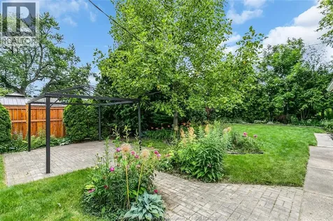 845 Rossini Boulevard Windsor ON N8Y 2Z2