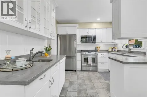 845 Rossini Boulevard Windsor ON N8Y 2Z2