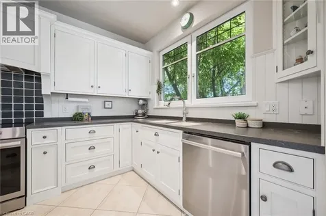576 Falconridge Crescent Kitchener ON N2K 4J2
