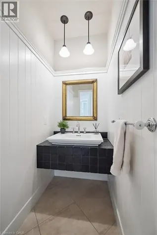 576 Falconridge Crescent Kitchener ON N2K 4J2