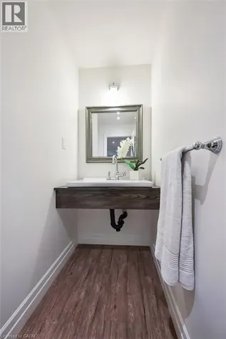 576 Falconridge Crescent Kitchener ON N2K 4J2