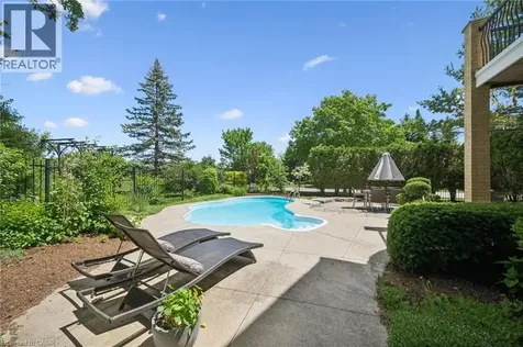576 Falconridge Crescent Kitchener ON N2K 4J2
