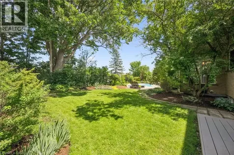 576 Falconridge Crescent Kitchener ON N2K 4J2
