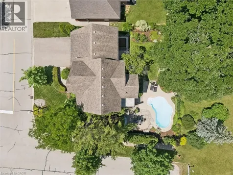 576 Falconridge Crescent Kitchener ON N2K 4J2