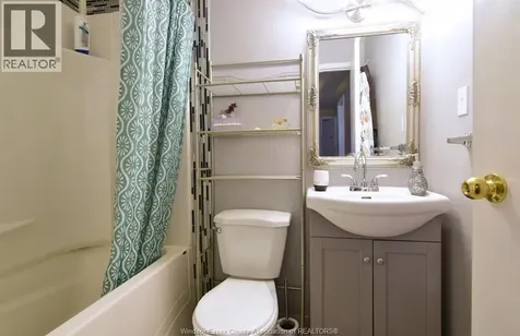 5468 Lassaline Avenue Windsor ON N8T 1A9