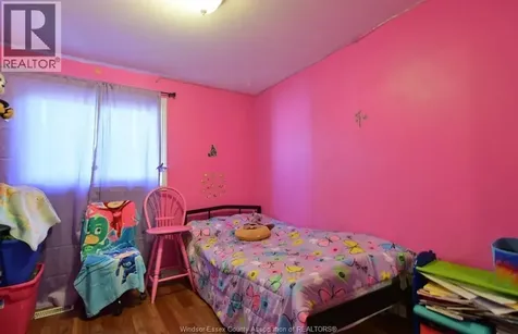 5468 Lassaline Avenue Windsor ON N8T 1A9
